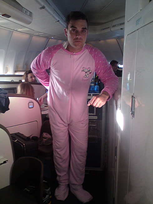 Robbie Williams Got A New Pijama
